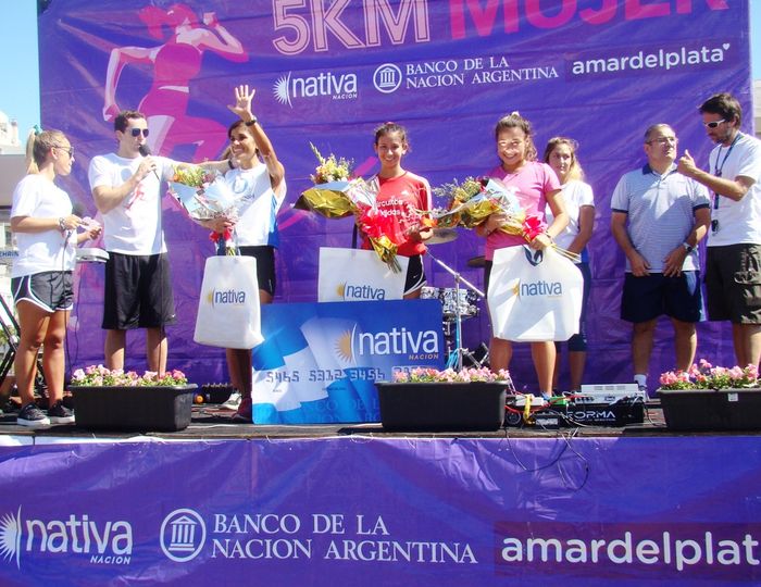 El podio de los 5k de la Mujer. 