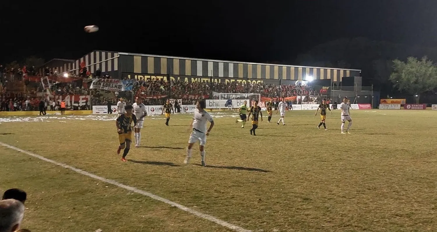 Colón derrotó a Libertad de Sunchales y avanzó a los cuartos de final de la Copa Santa Fe