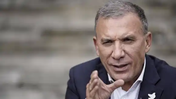 ¡FUEGO «AMIGO»! Presidente del Congreso colombiano critica conversaciones entre Petro y las disidencias Farc