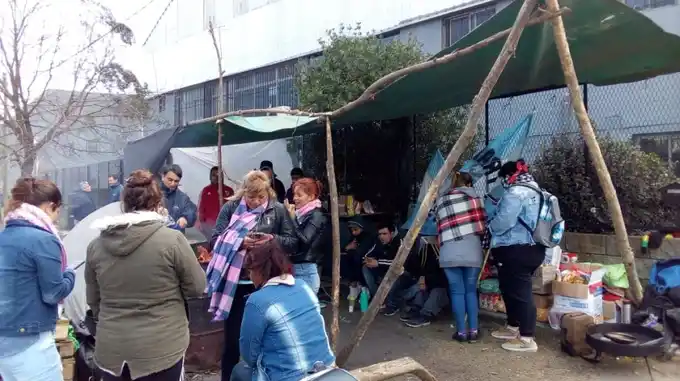 Cerró una fábrica de baterías en Almirante Brown y 35 empleados quedaron en la calle