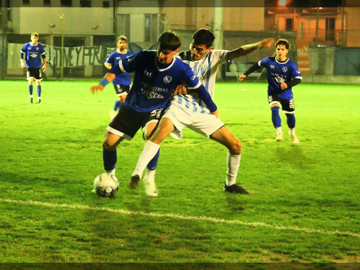 Juventud JUnida y Deportivo no se sacaron ventajas en La Vía (crédito: María Nieves Arnold).