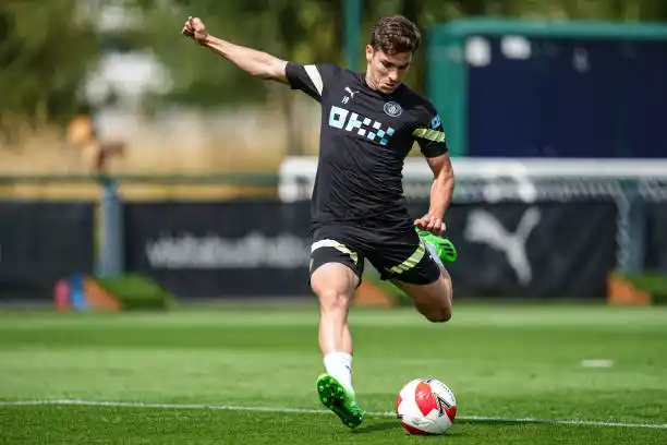 Julián Alvarez en la última práctica del City.