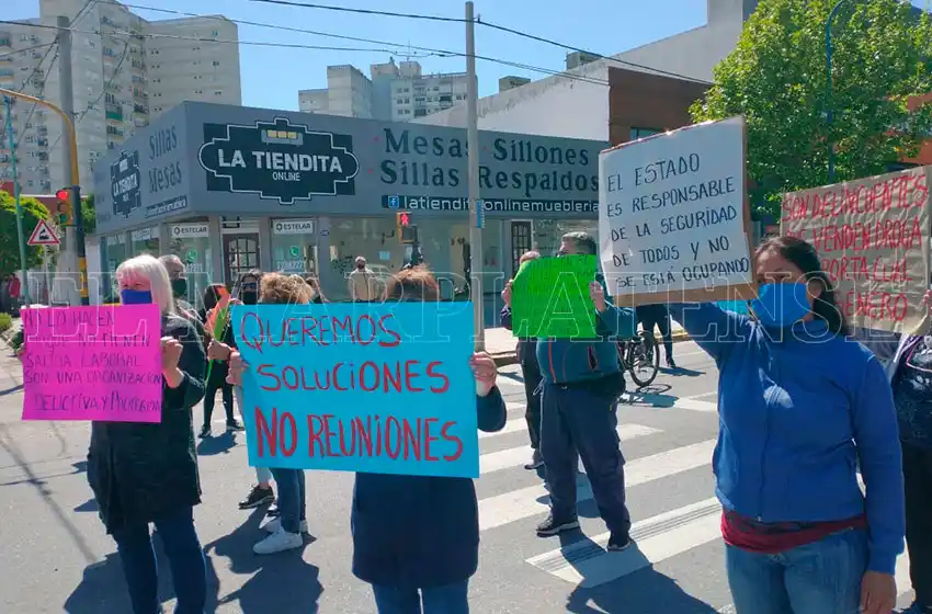 Vecinos de barrios Los Andes, Sarmiento y Don Bosco adhieren a la relocalización de la Zona Roja