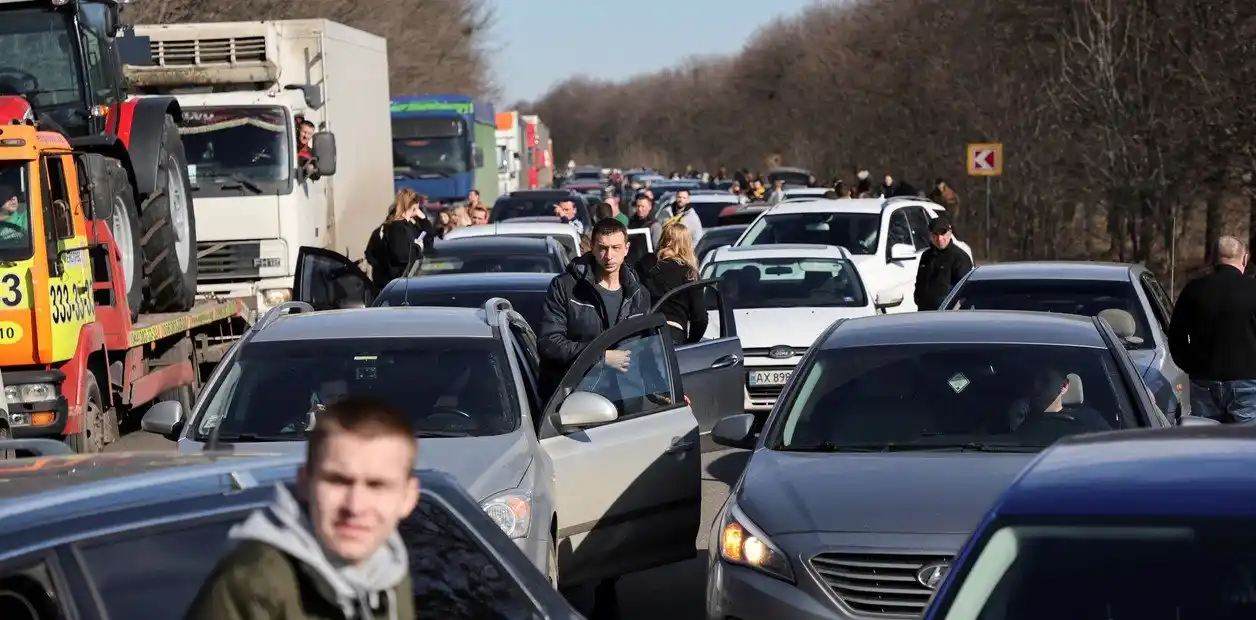 La Cancillería recomendó abandonar Ucrania a los argentinos