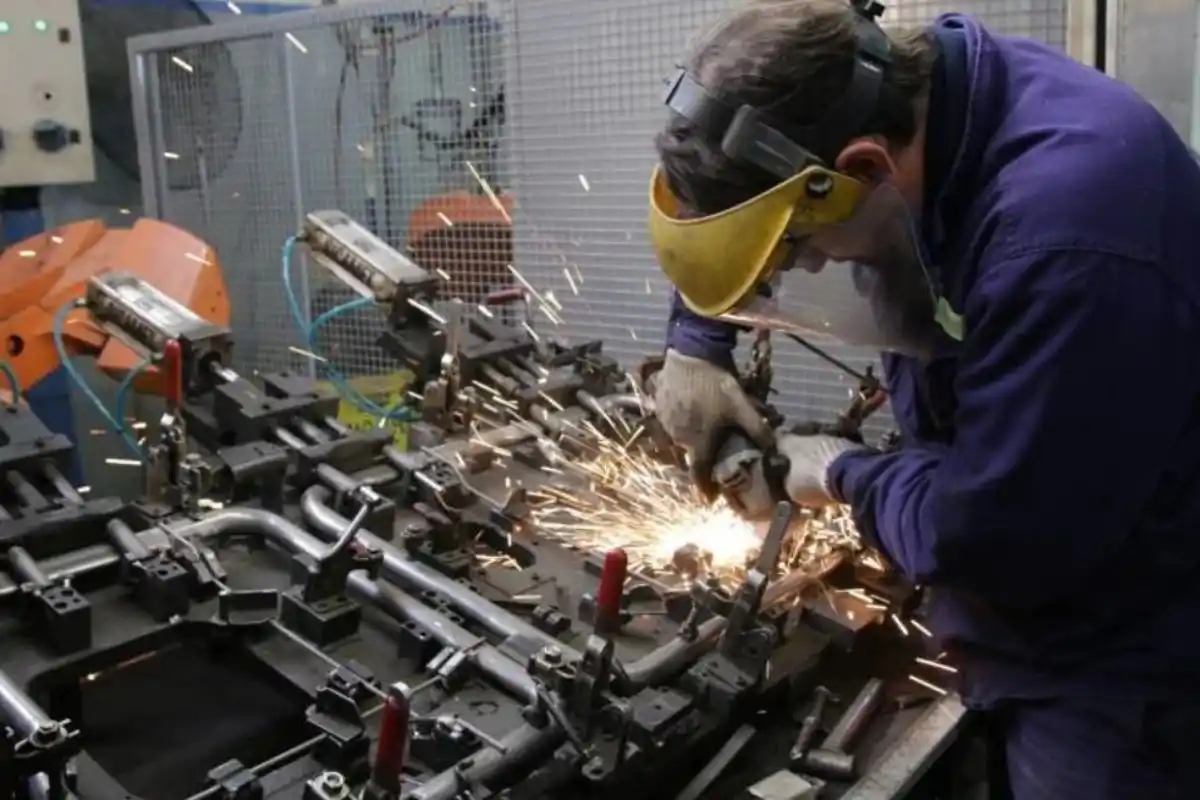 Luis Caputo, destacó la suba intermensual 0,4% en la tendencia.