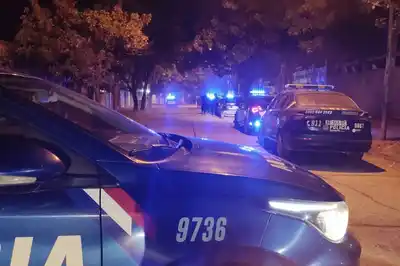 Intento de femicidio en Rafaela: atacó a su pareja con un martillo, se atrincheró y prendió fuego la casa