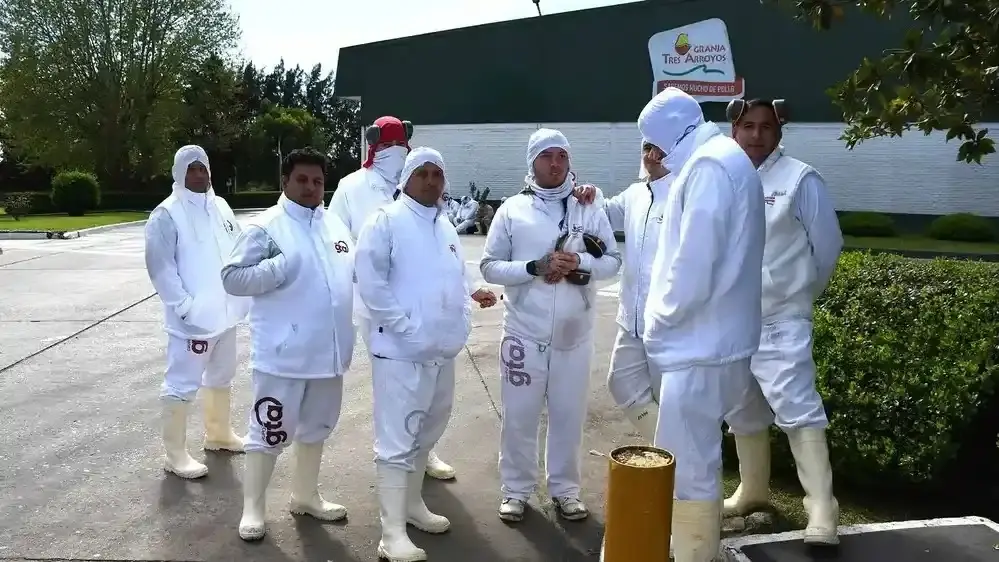 Granja Tres Arroyos suspenderá a todo el personal durante agosto