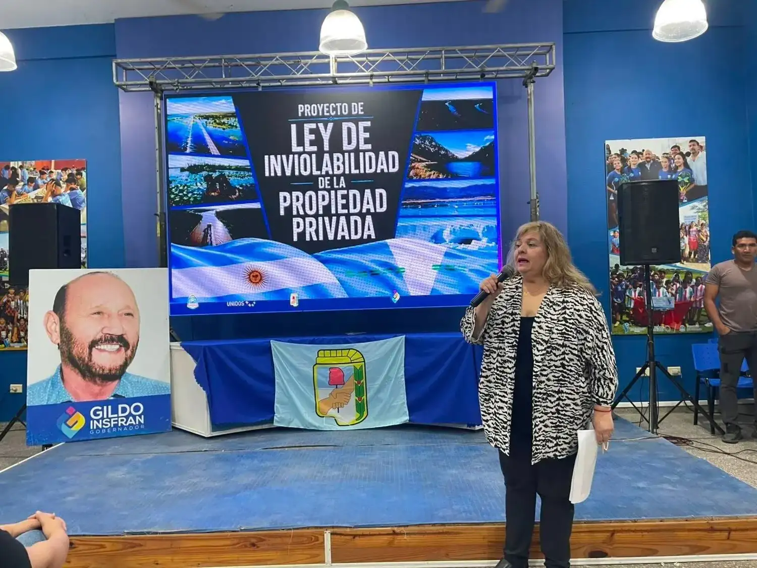González advierte que la Ley de Propiedad Privada busca la "entrega total"