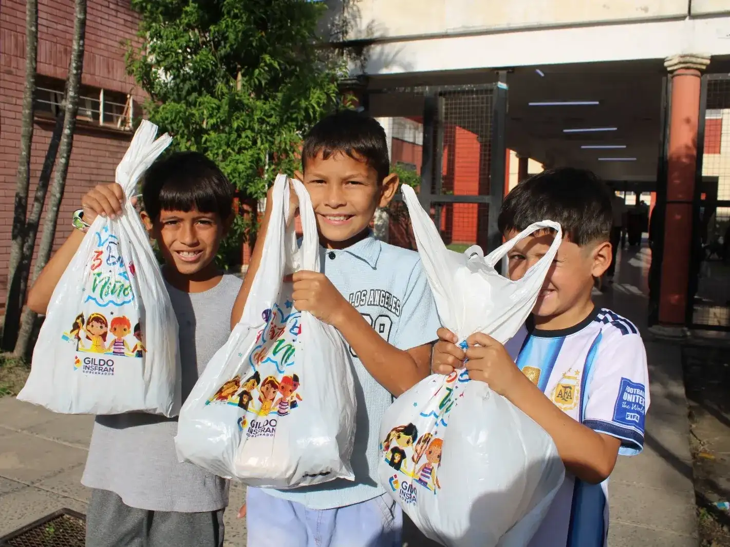 Los niños y las niñas de toda la provincia recibieron susregalos en una jornada festiva