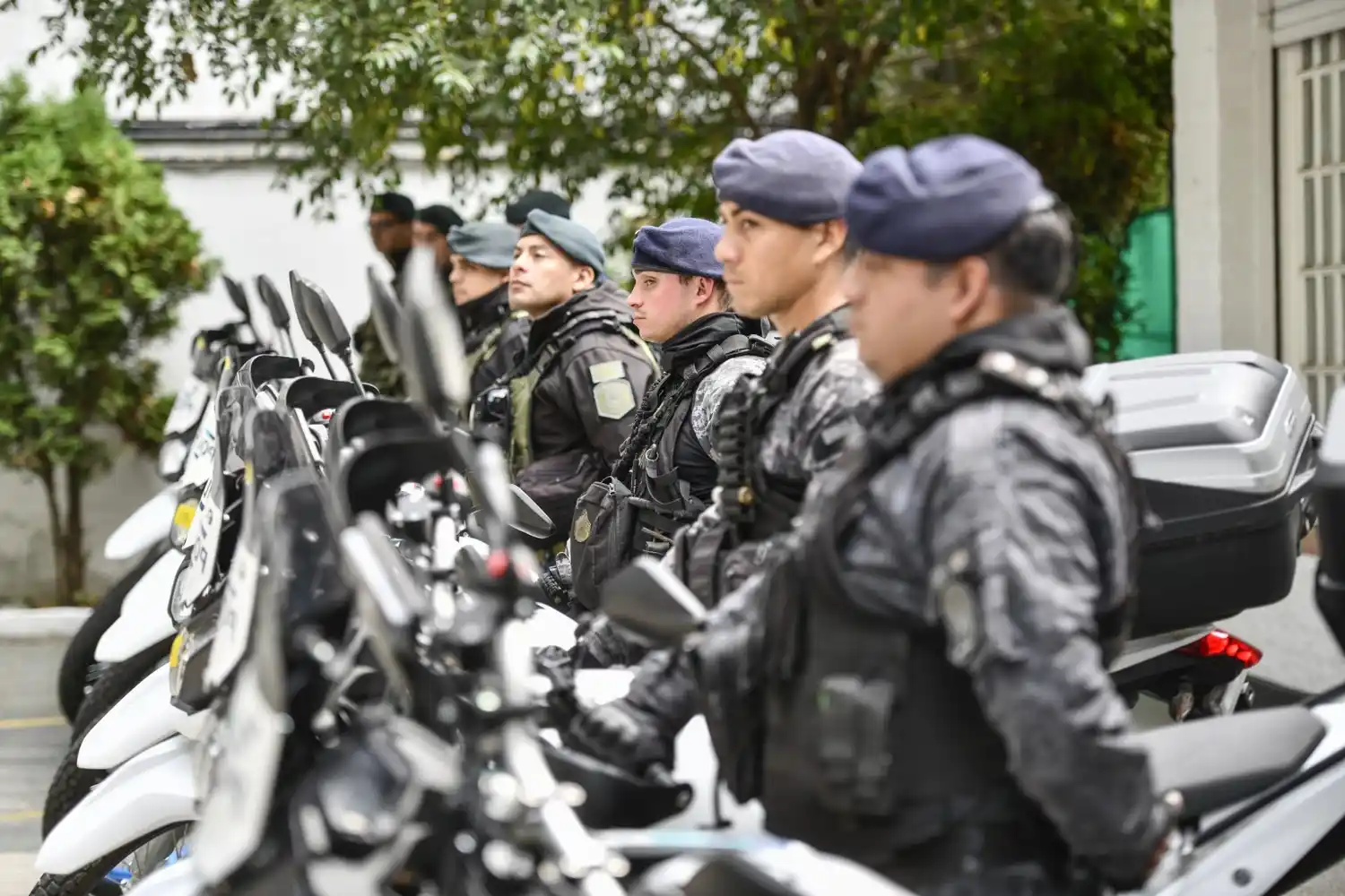 Motos poli