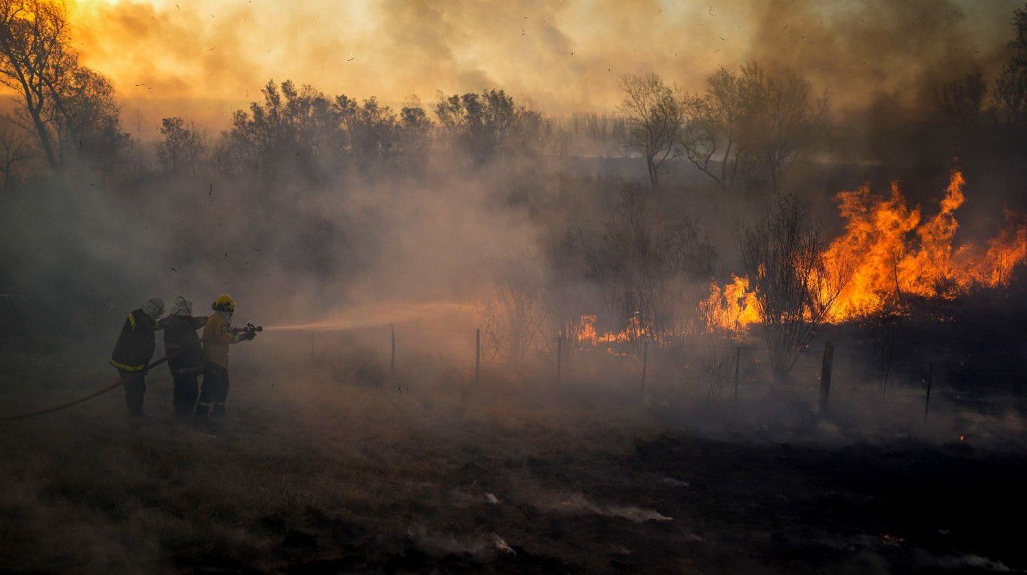 Defensa Civil emitió un alerta por el alto riesgo de incendios en Tandil