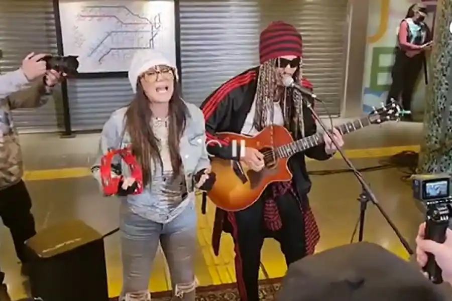 VIDEO: Susana Giménez y Sebastián Yatra improvisaron un show en el subte porteño