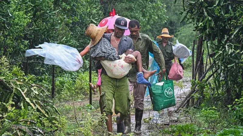 ,Miles de personas han sido evacuadas en Cuba ante la llegada de Melissa