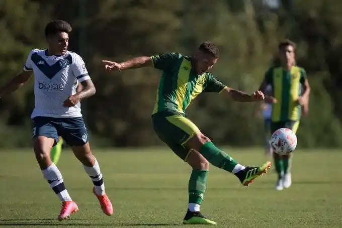 Se enfrentan Vélez y Aldosivi en el Fortín