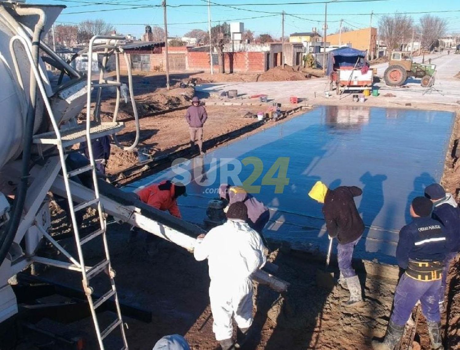 El gobierno municipal prepara suelo de calles para nuevas pavimentaciones