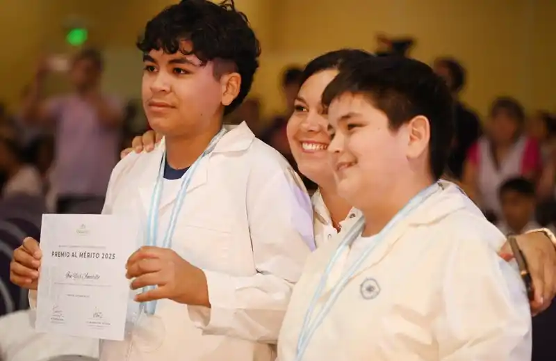 Se entregaron los Premios al Mérito a 90 escuelas primarias