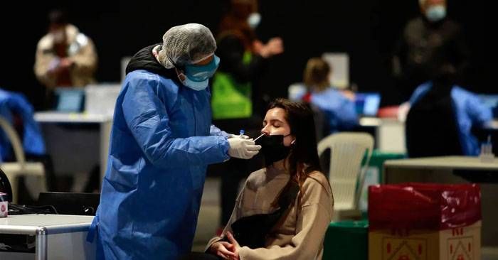 Suba lenta pero sostenida de casos y el primer caso de la variante �micron