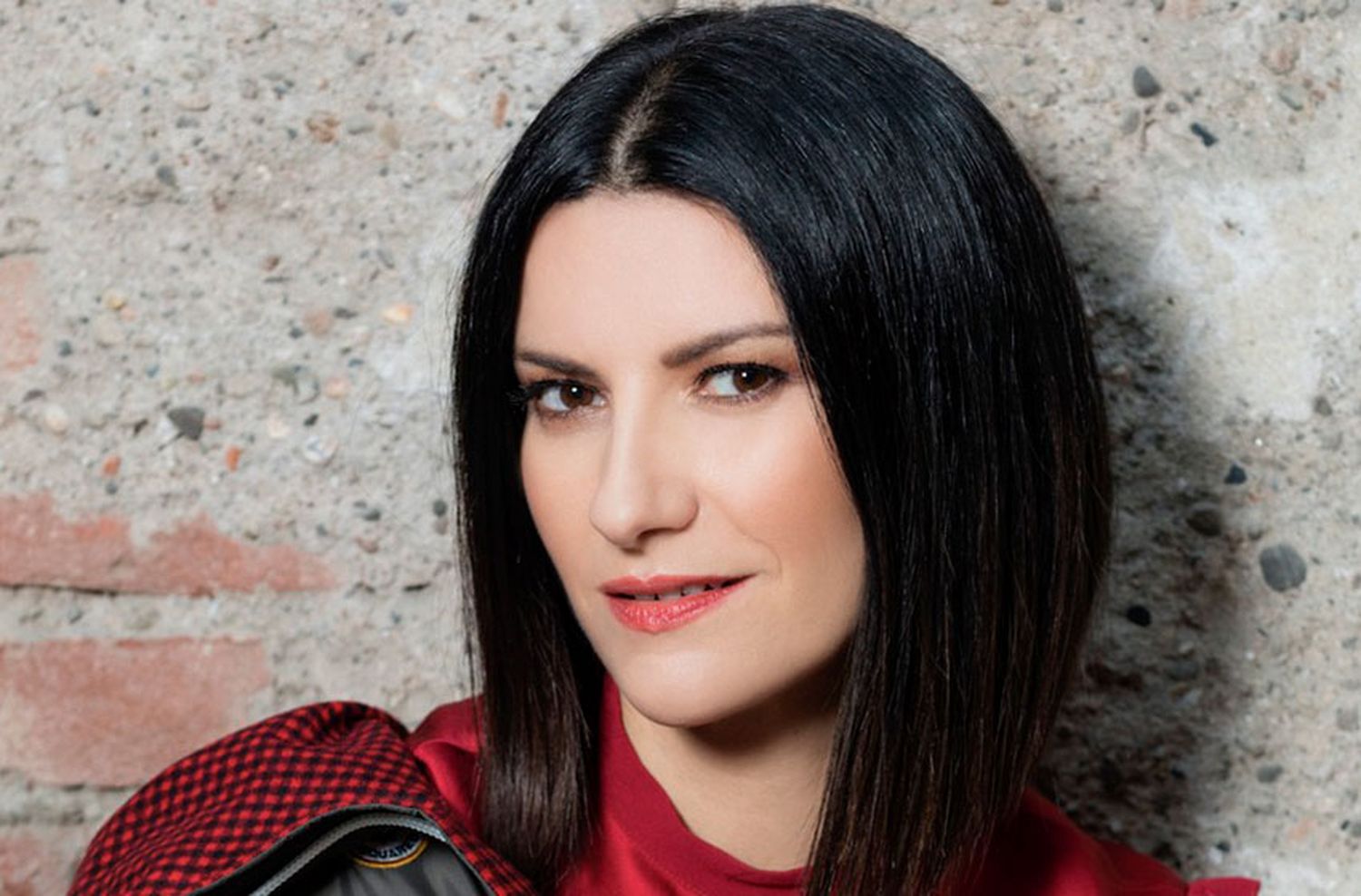 Laura Pausini criticó duramente los homenajes a Diego Maradona y lo calificó de “poco apreciable”