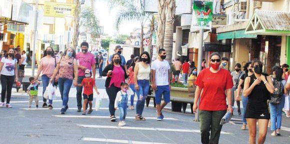 Extienden el horario comercial y liberan  el estacionamiento medido