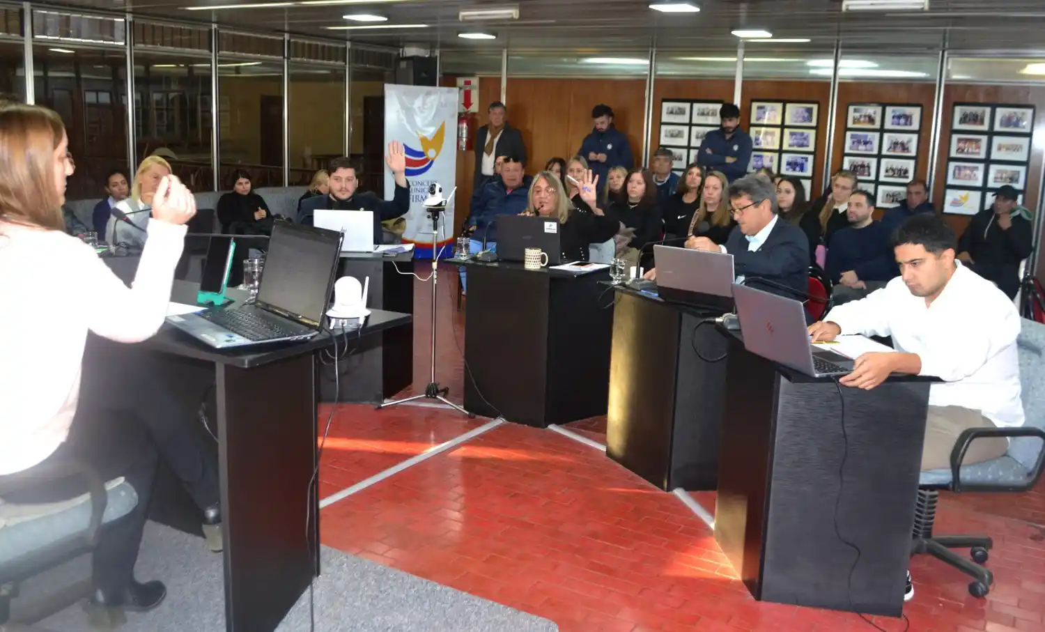 Tensa reunión en el Concejo firmatense. Foto: Gentileza.