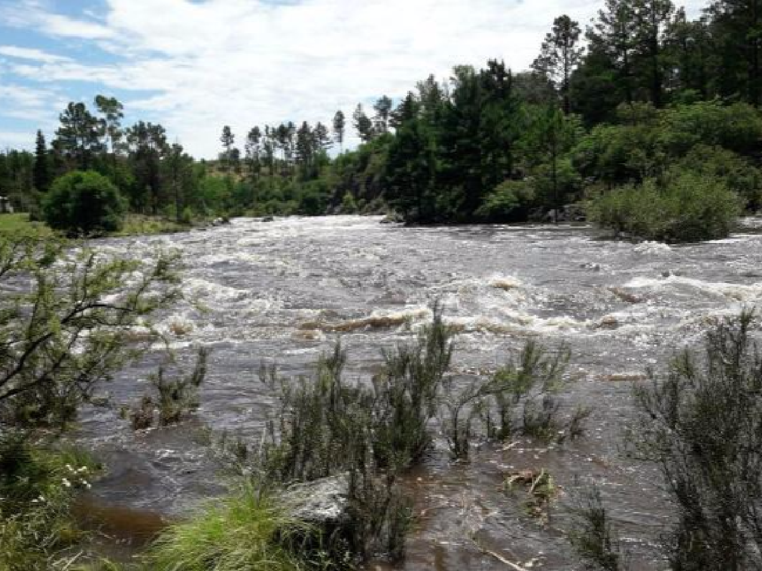 Crecida en los ríos de Córdoba por un temporal de viento, lluvia y granizo