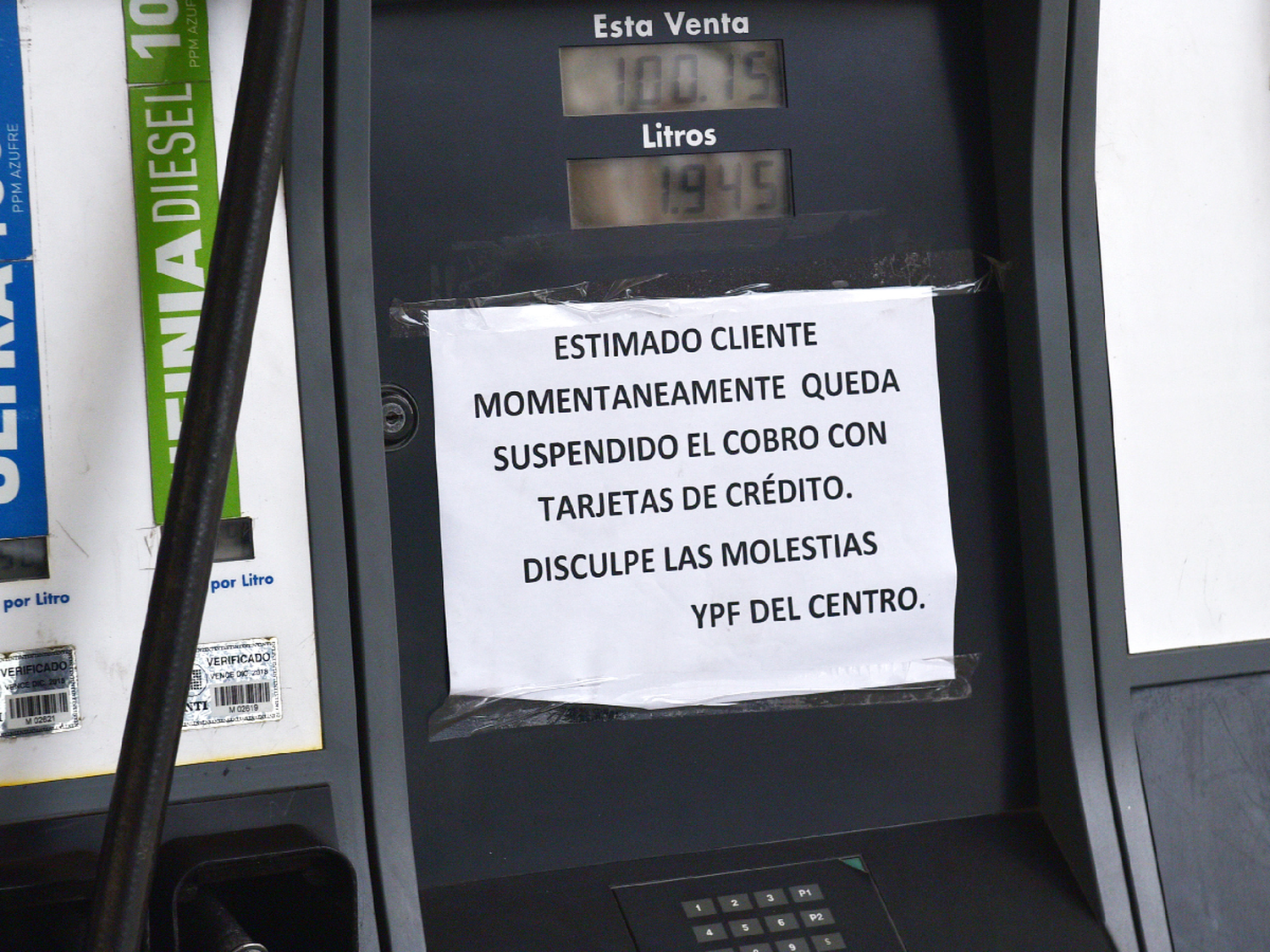 Naftas: regulan la venta y no aceptan tarjeta de crédito  