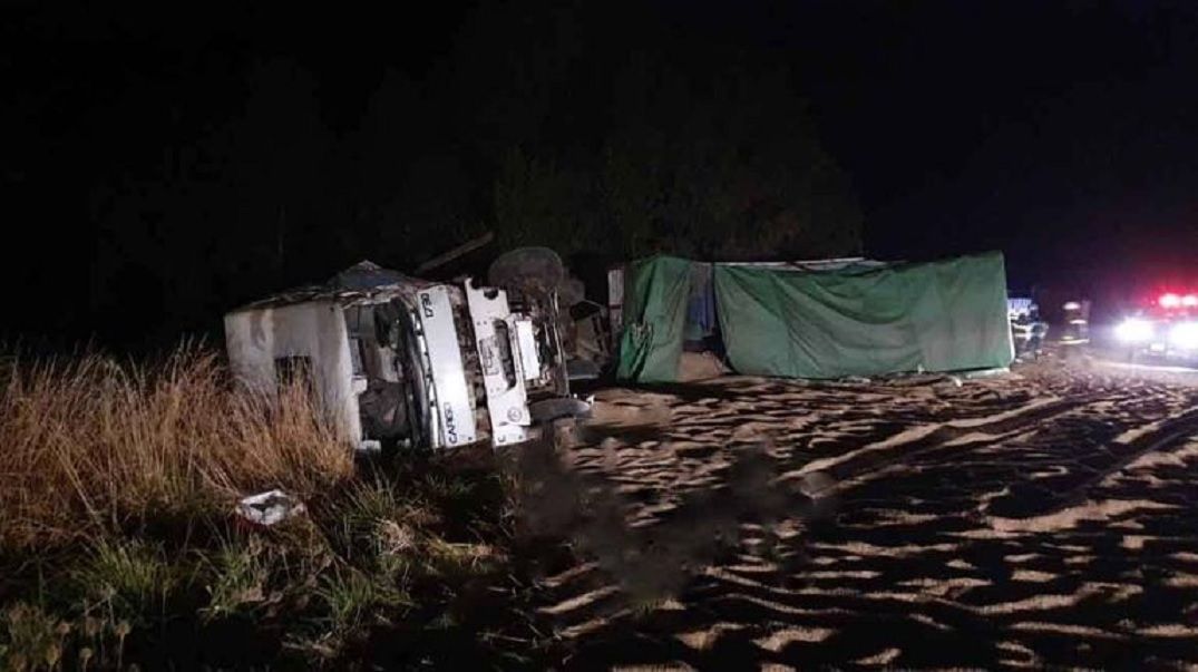 Fatal accidente en Coronel Pringles: un camionero entrerriano murió y otro está grave