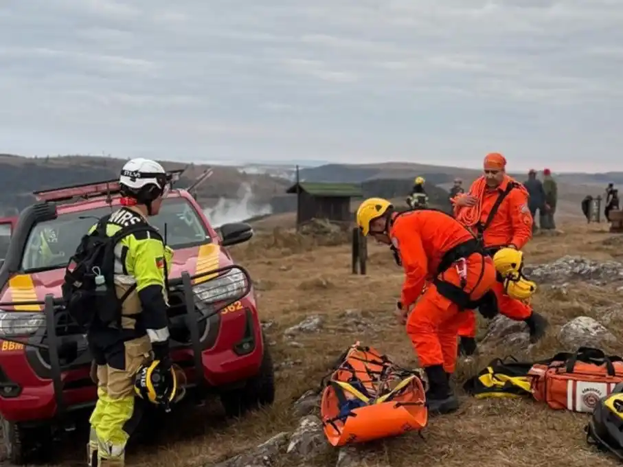Imagen de los bomberos y personal de rescate (Foto: Gentileza)