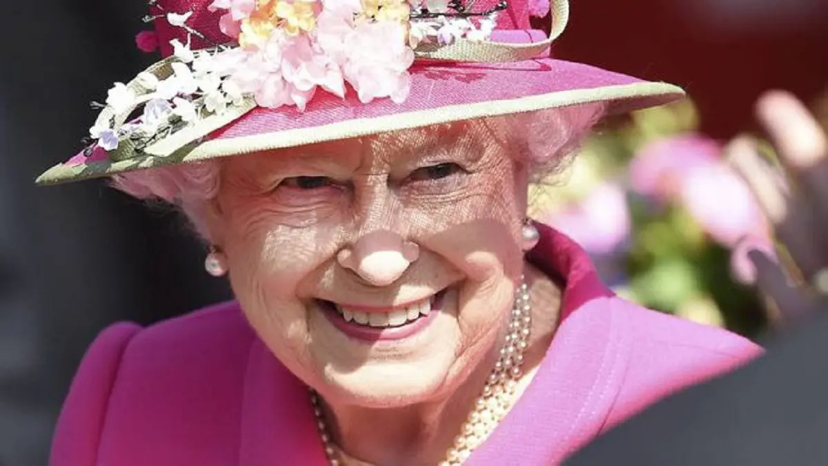 DESDE SUS GUSTOS hasta sus rutinas: curiosidades que hicieron única a Isabel II