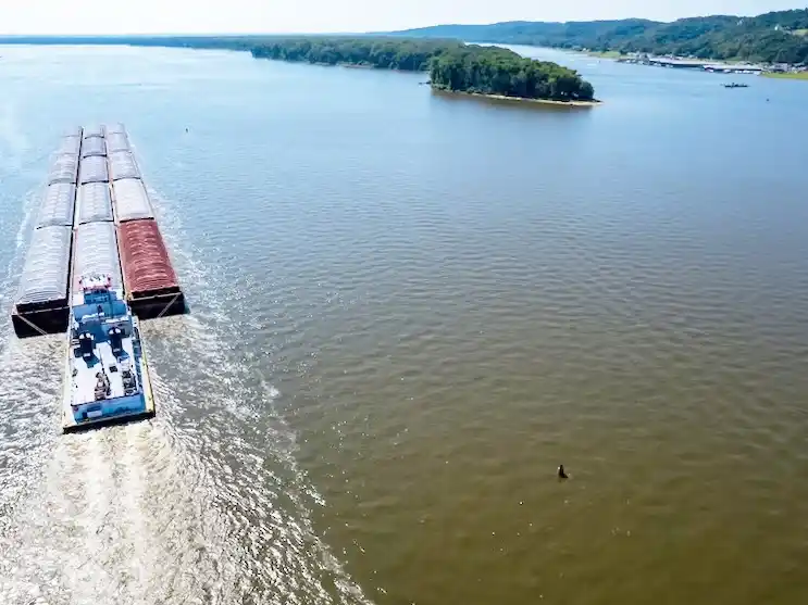 Nueva bonificación en la hidrovía: reducen 16,7 % el peaje para buques en el Canal Martín García