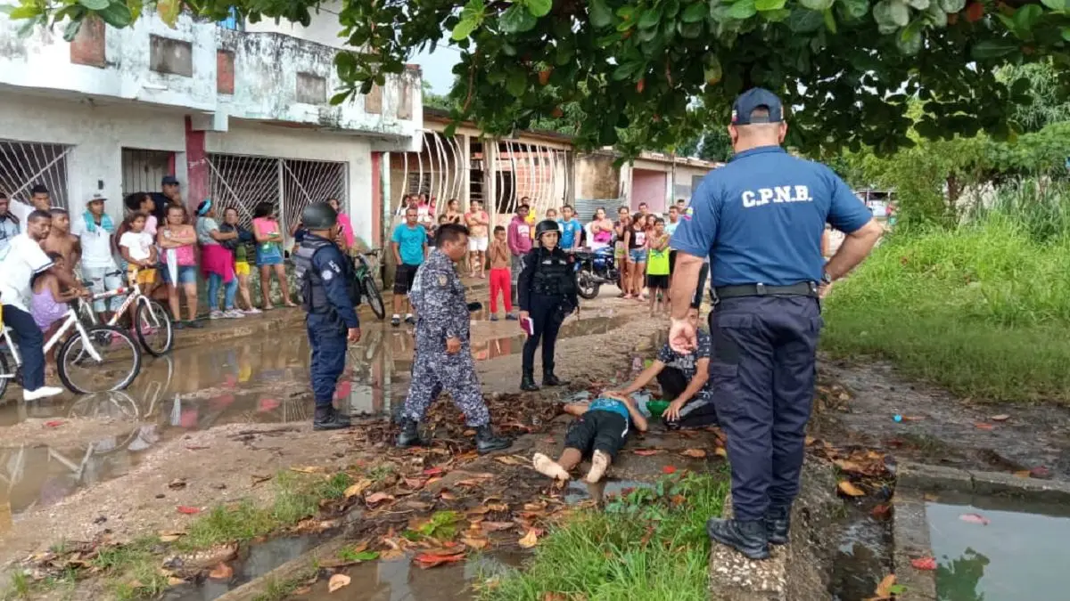 ¡ONDA TROPICAL 41 COBRA SU PRIMERA VÍCTIMA! Joven es alcanzado por un rayo en Carabobo