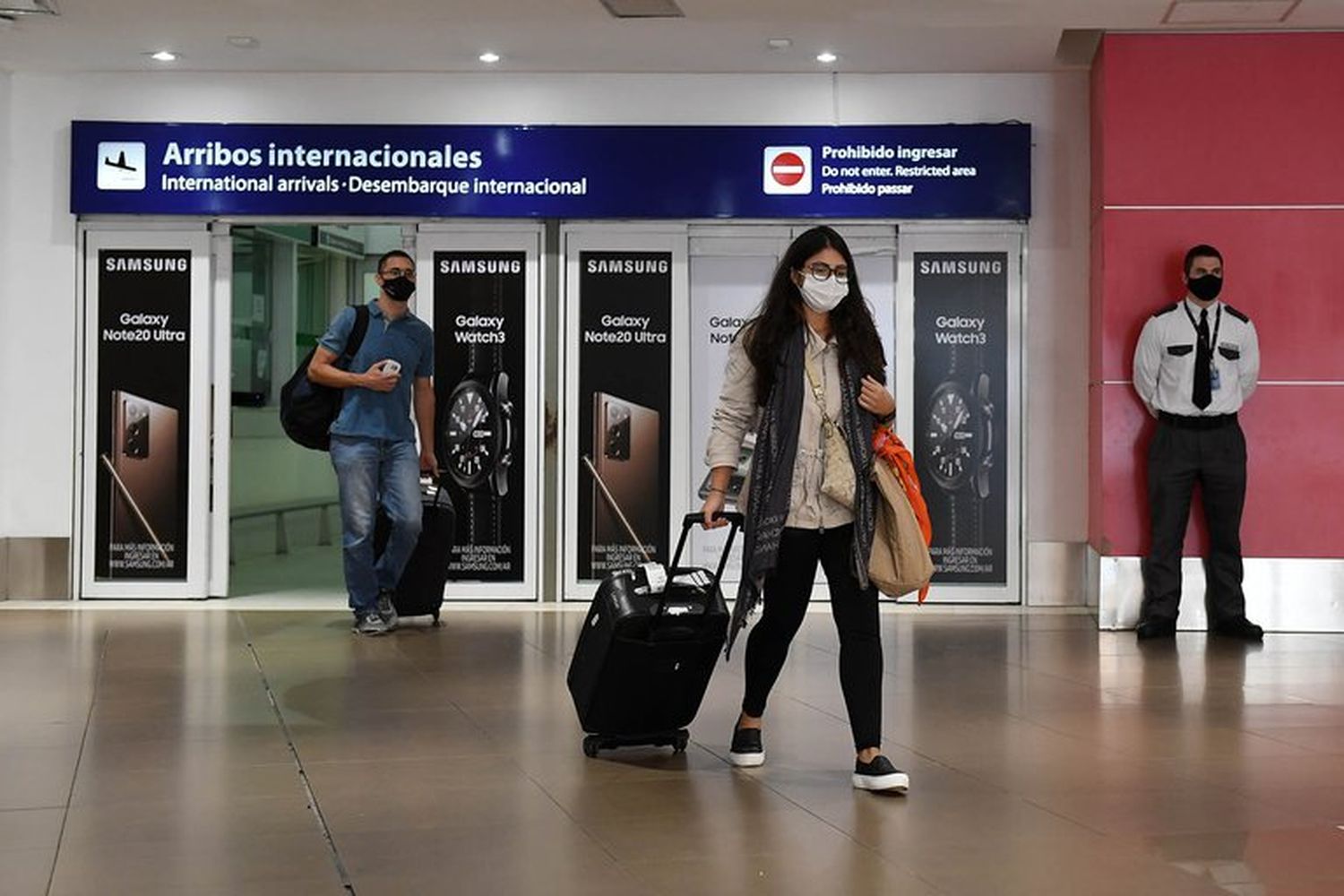 Comenzaron los controles en Ezeiza y detectaron dos casos en un vuelo