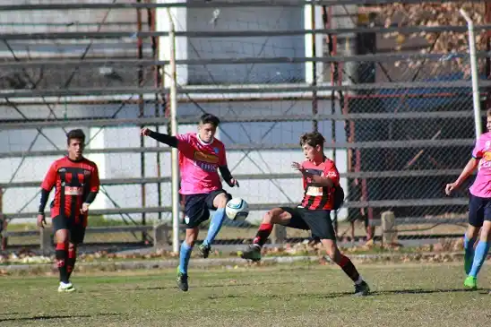 Douglas ganó todo en el Municipal