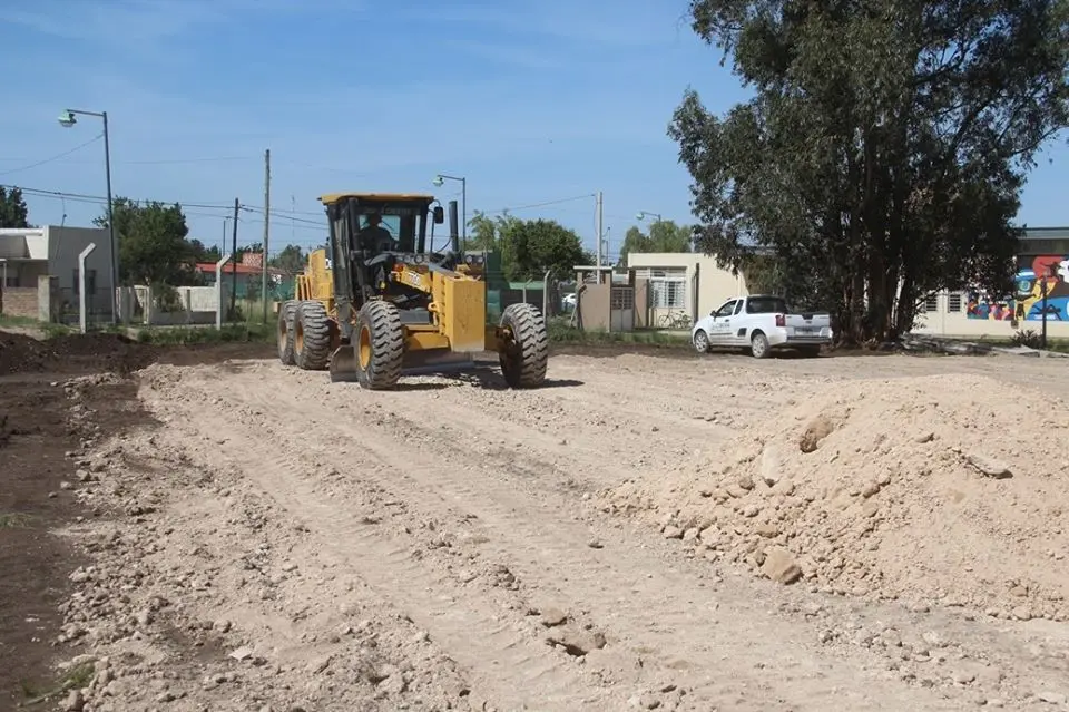 Se comenzó la construcción del playón en la Secundaria Nº 5