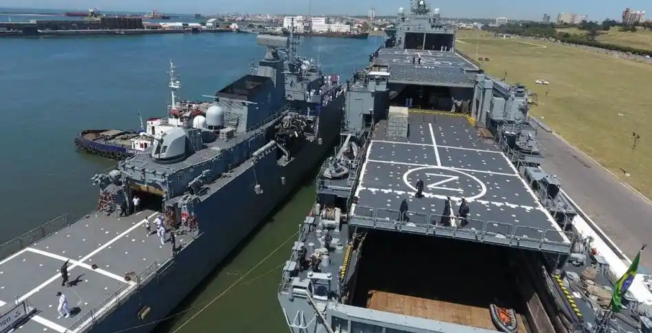 Por reclamo salarial de los trabajadores, no hay actividad en la Base Naval