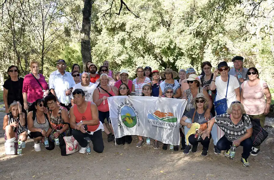 Contingente de adultos mayores realizó una excursión a Córdoba