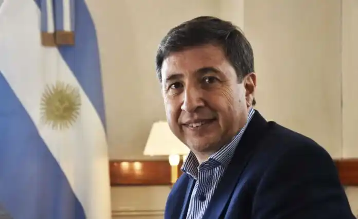 Daniel Arroyo dio positivo de COVID-19: "Es muy importante que sigamos cuidándonos"