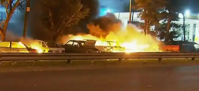 Tras el crimen del chofer en Virrey del Pino, colectiveros incendiaron patrulleros y se enfrentaron con la policía