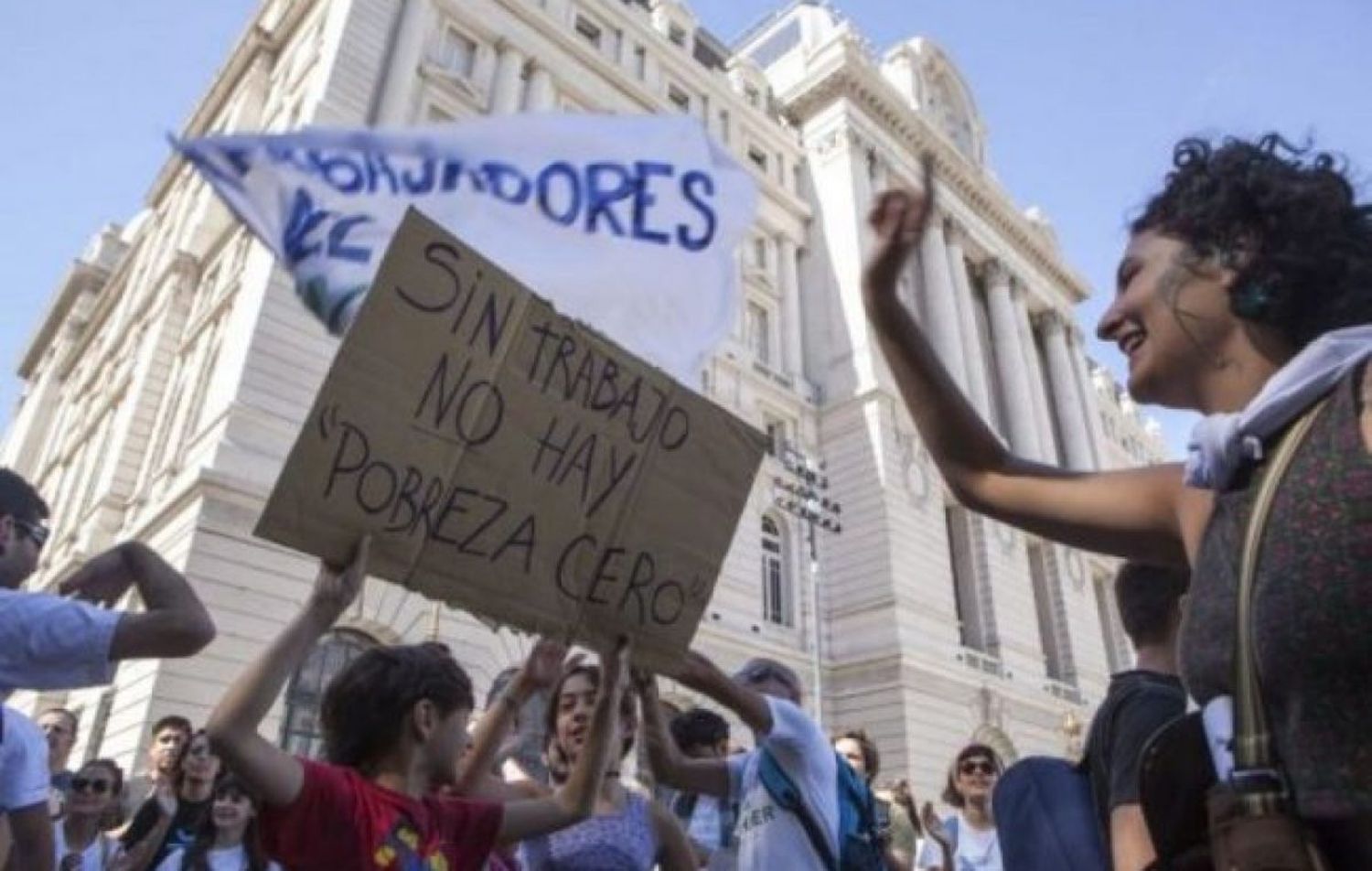 Nación desmiente que esté prevista una nueva "ola de despidos"