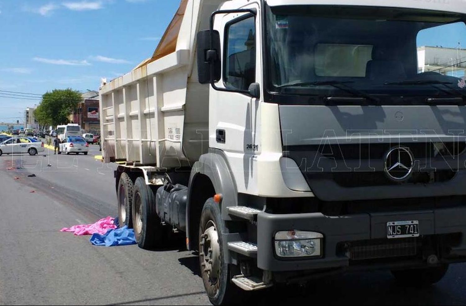 Un hombre murió aplastado por un camión en Juan B. Justo