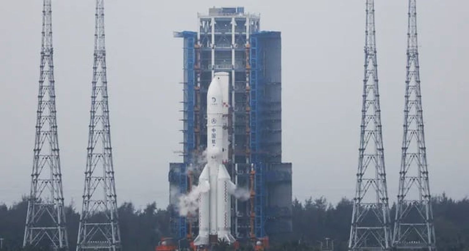 La nave espacial china Chang’e-6 aterrizó en la cara oculta de la Luna