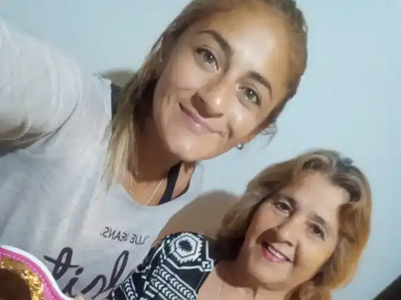 “Yo también fui una luchadora”: la madre detrás de los guantes de Débora Dionicius