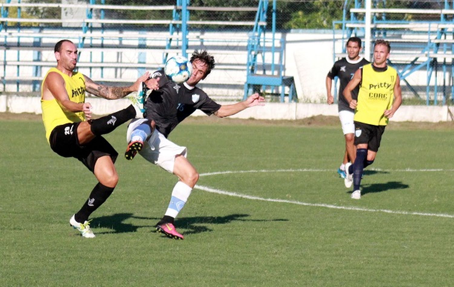 Juventud mostró buenos rendimientos en el primer amistoso ante Gimnasia