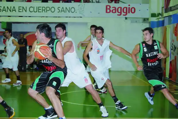 Luego de la derrota en Santa Fe Racing sigue en la zona roja