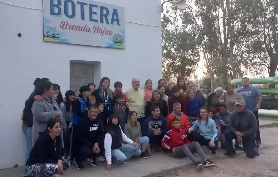 Brenda Rojas volvió a San Pedro y compartió un momento con los chicos de la Cooperativa Las Canaletas.