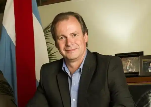 El gobernador Bordet promulgó la derogación de la Ley de la Madera