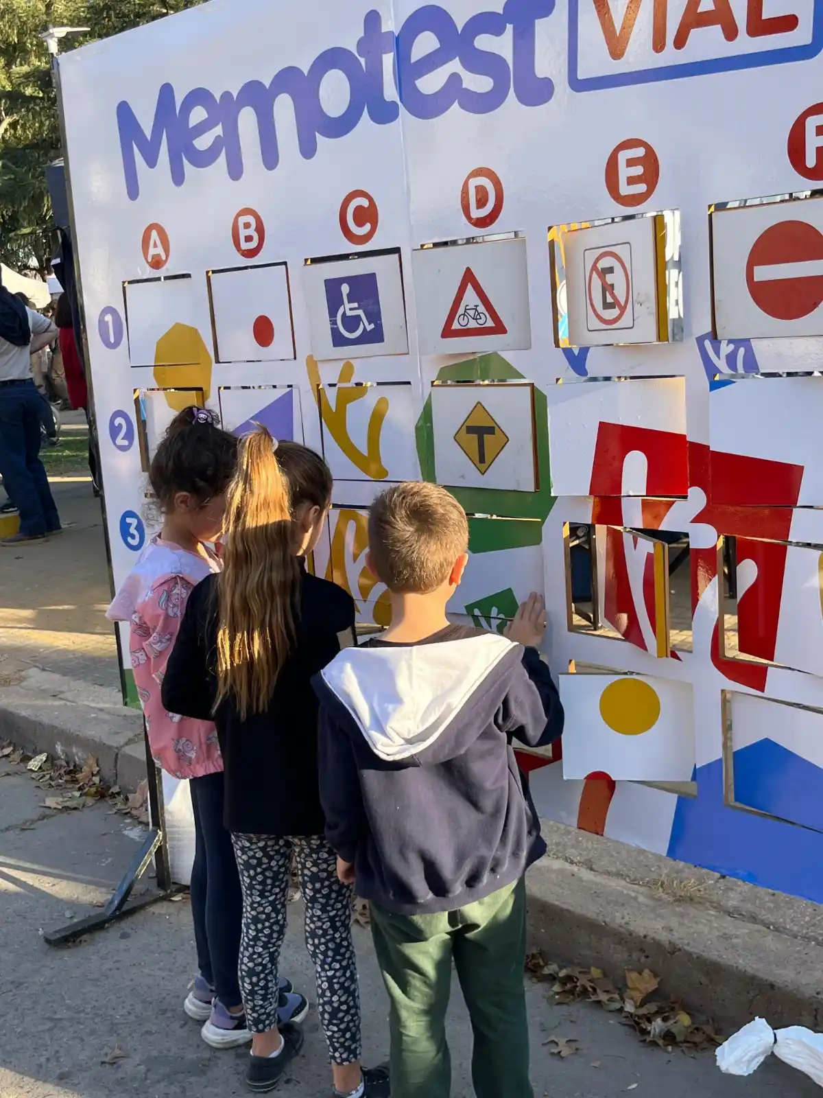 Los más chicos pudieron interactuar con las señales de tránsito.