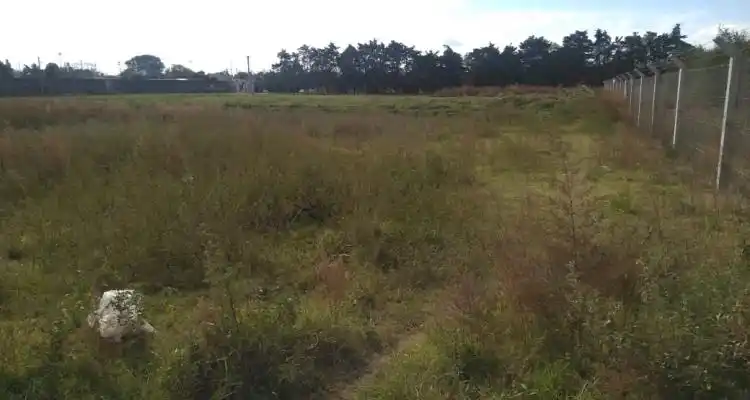 Tras un intento de usurpación, Mitre terminará de cerrar el terreno en el que construirá su cancha de fútbol