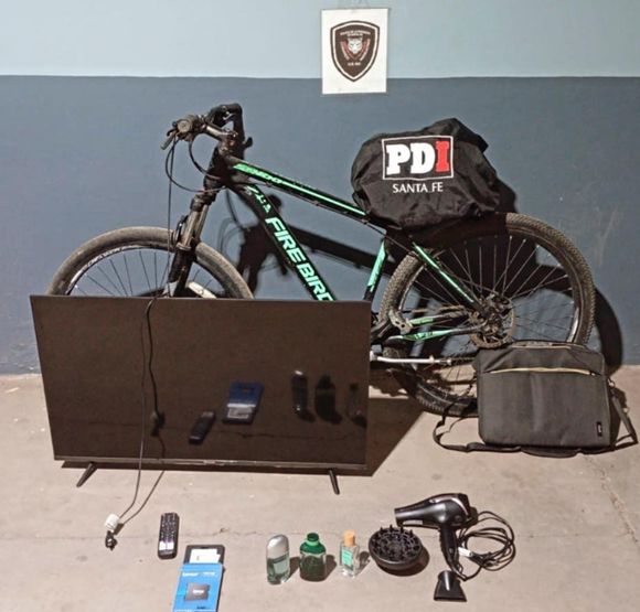 Forzó una ventana, entró a una casa y se llevó un televisor y perfumes: cayó tras una requisa de la PDI