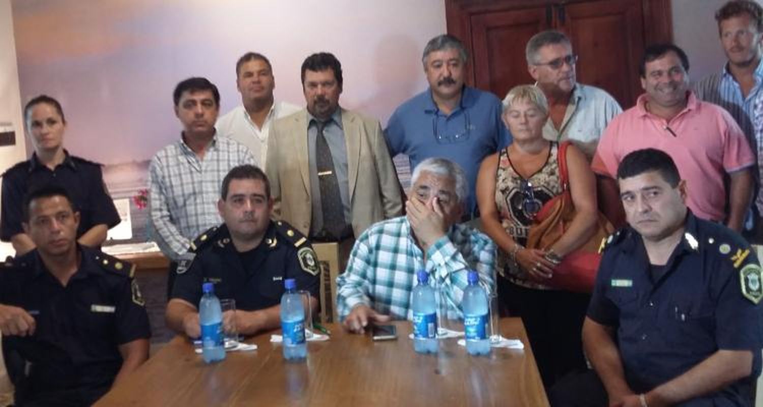 Adrián Fernández continúa de licencia y todo indica que no regresará a la Policía Local
